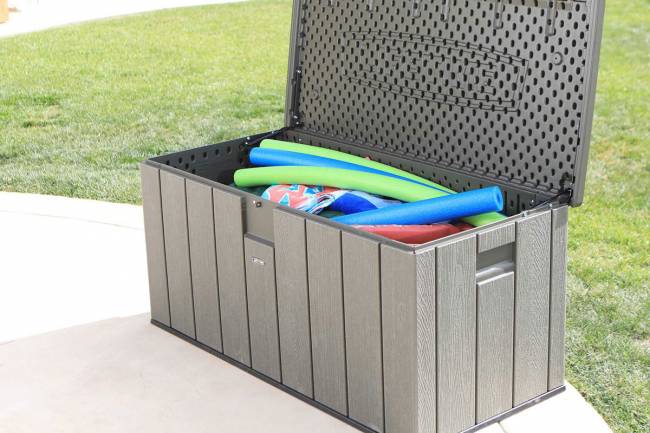 Сундук пластиковый WoodLook, 570 л, серый