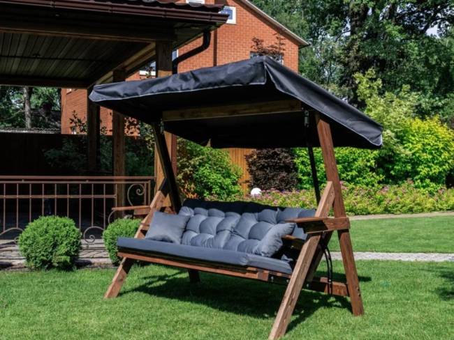 Качели LYON трехместные из лиственницы(бежевые подушки)