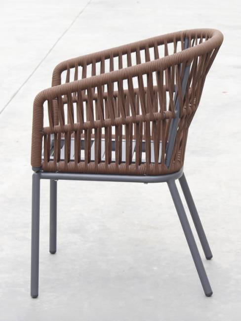 Кресло плетеное с подушками Favorita антрацит, темно-коричневый, темно-серый 560х600х805 мм Кресло плетеное с подушками Favorita антрацит, темно-коричневый, темно-серый 560х600х805 мм