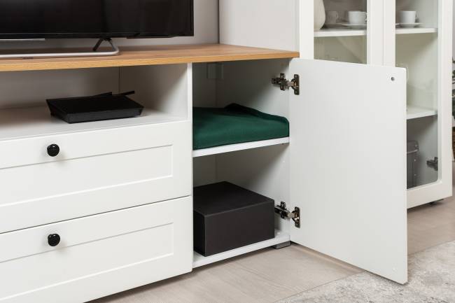 Тумба под ТВ Остин 16.47 цвет белый шагрень/дуб крафт золотой Тумба под ТВ Остин 16.47 цвет белый шагрень/дуб крафт золотой