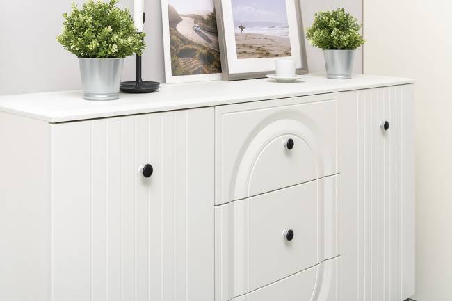 Комод Валенсия с кроватью 1600 и прикроватной тумбочкой цвет белый шагрень