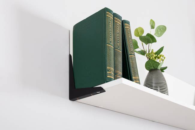 Две ТВ-тумбы и четыре навесных полки Валенсия цвет белый шагрень