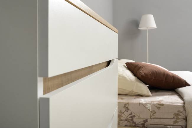 Кровать с подъёмным ортопедом 1600 и комод с зеркалом Муссон цвет белый/дуб эндгрейн элегантный/кожзам белый